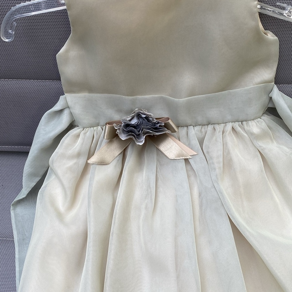 NWOT sz 6 special Occasion/ flower girl dress in sage green. Lined/tulle under - Picture 11 of 16